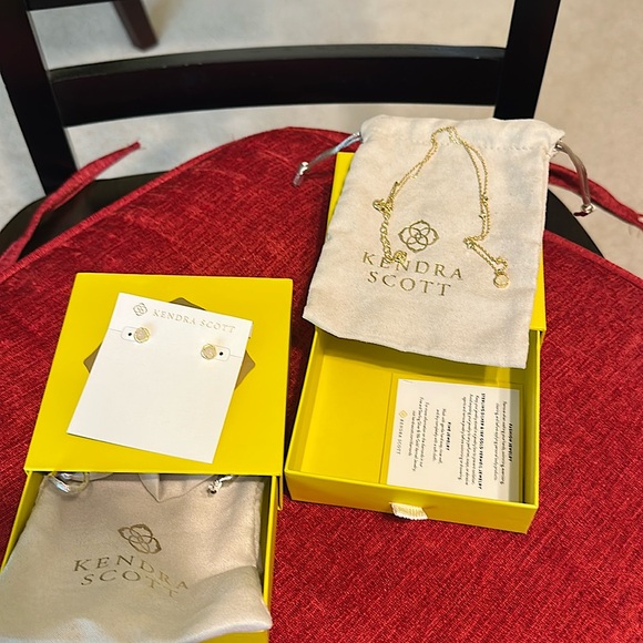 Kendra Scott Accessories - Jewelry kendra Scott   Set. Necklace and ear rings new never worn